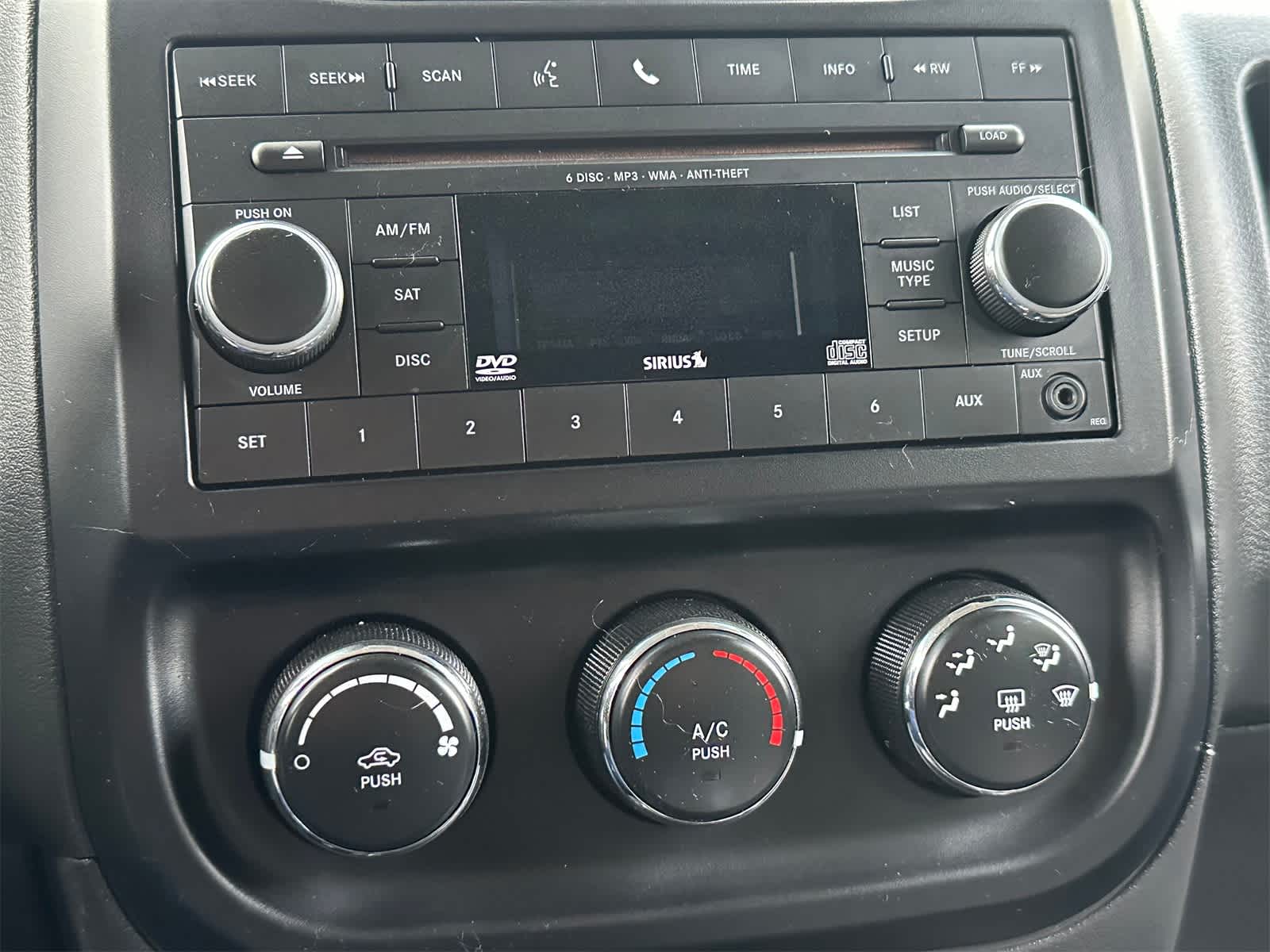 Thumbnail: 2014 Jeep Patriot - 17