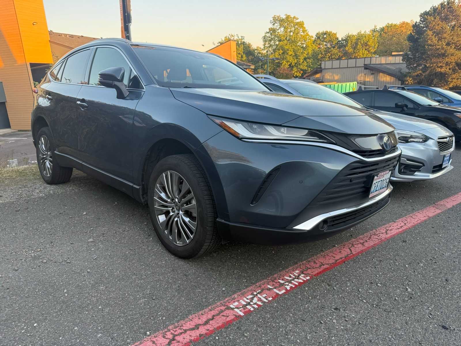 Thumbnail: 2022 Toyota Venza - 4
