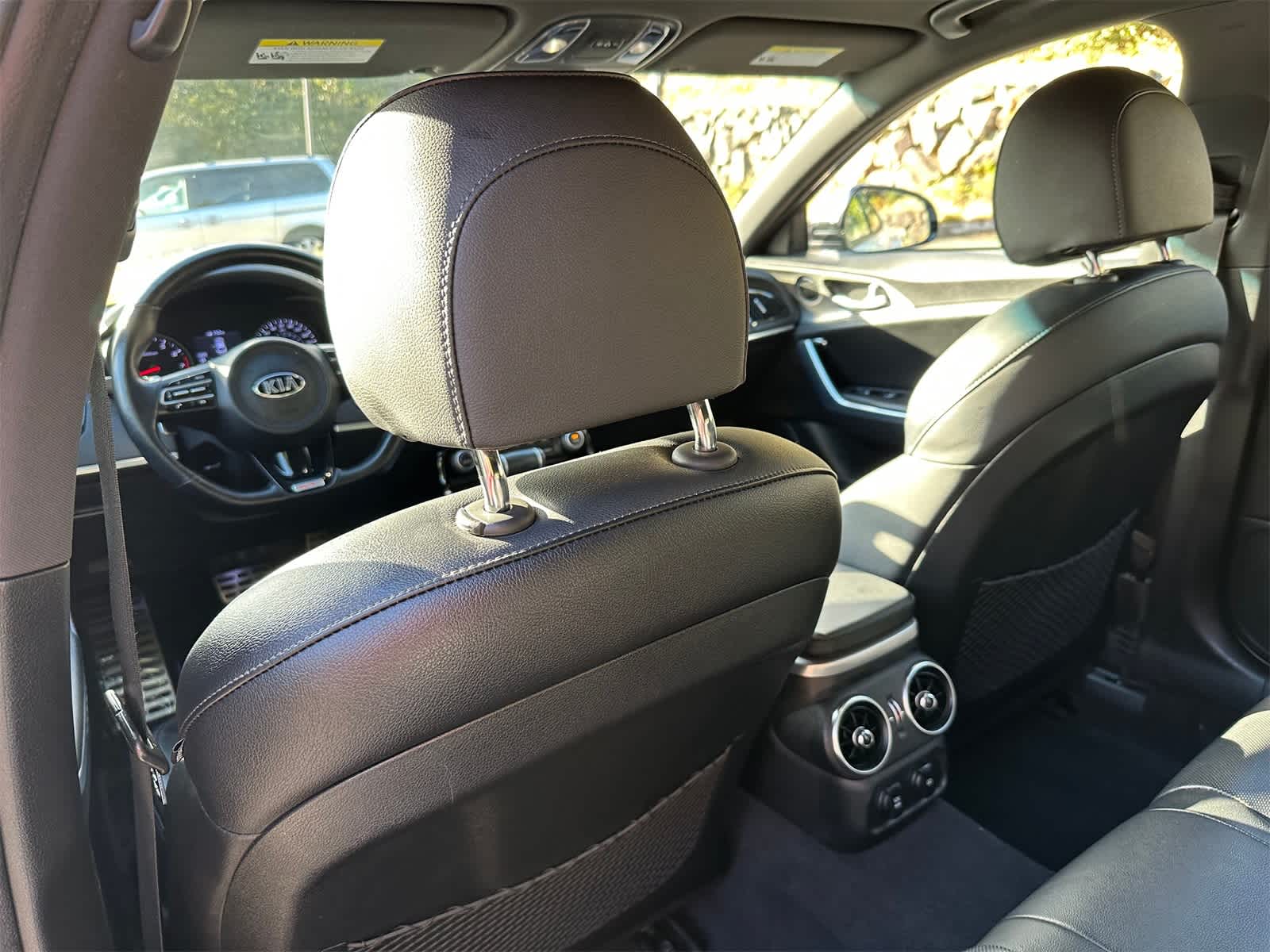 Thumbnail: 2018 Kia Stinger - 10