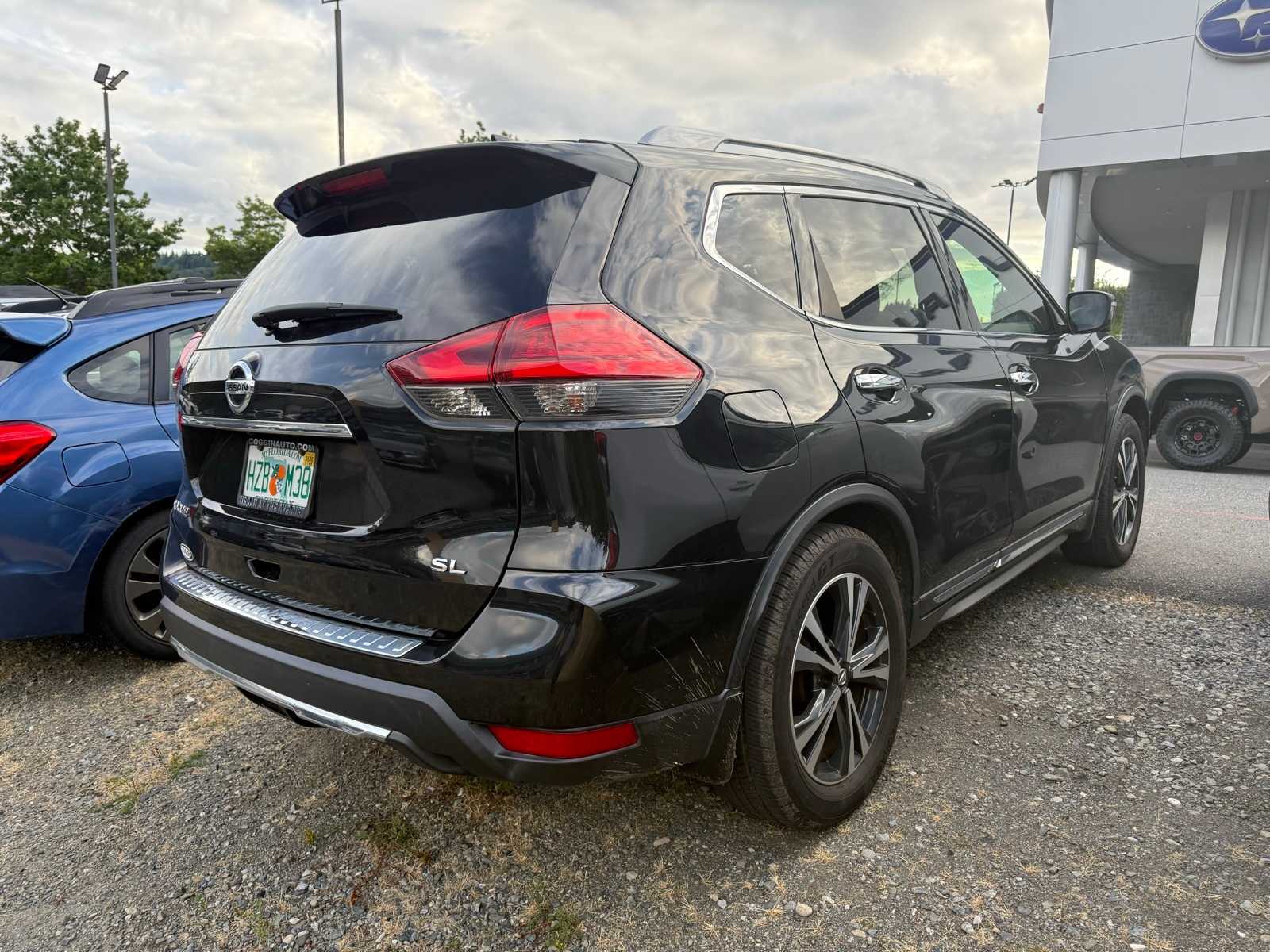 Thumbnail: 2017 Nissan Rogue - 3