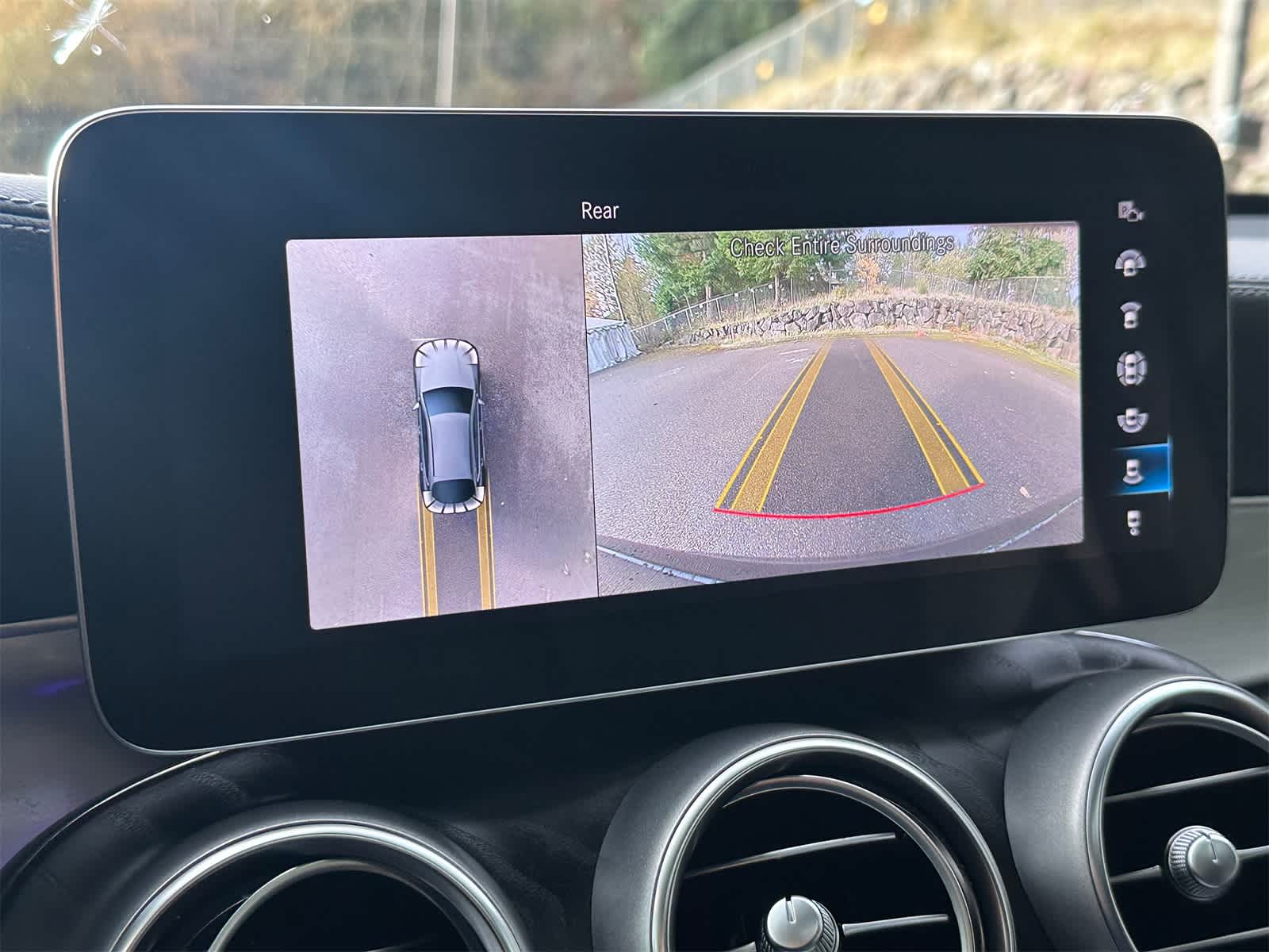 Thumbnail: 2023 Mercedes-Benz GLC - 18