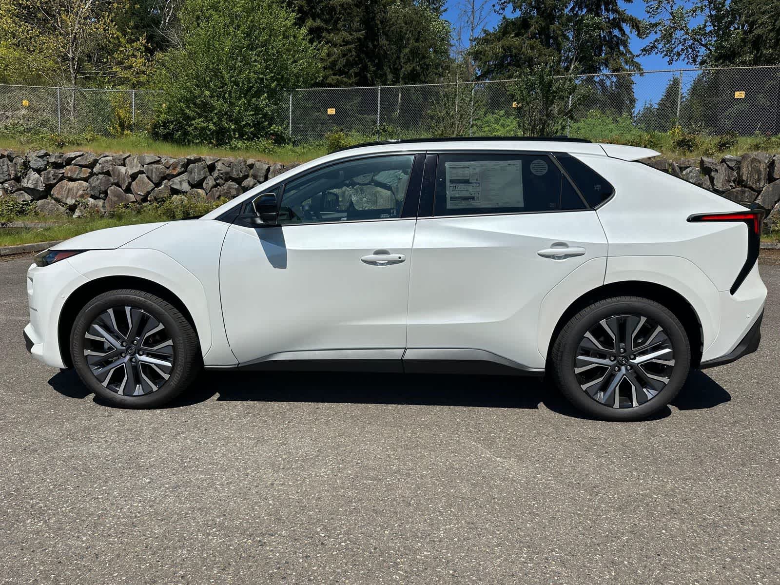 Thumbnail: 2026 Subaru Solterra - 2