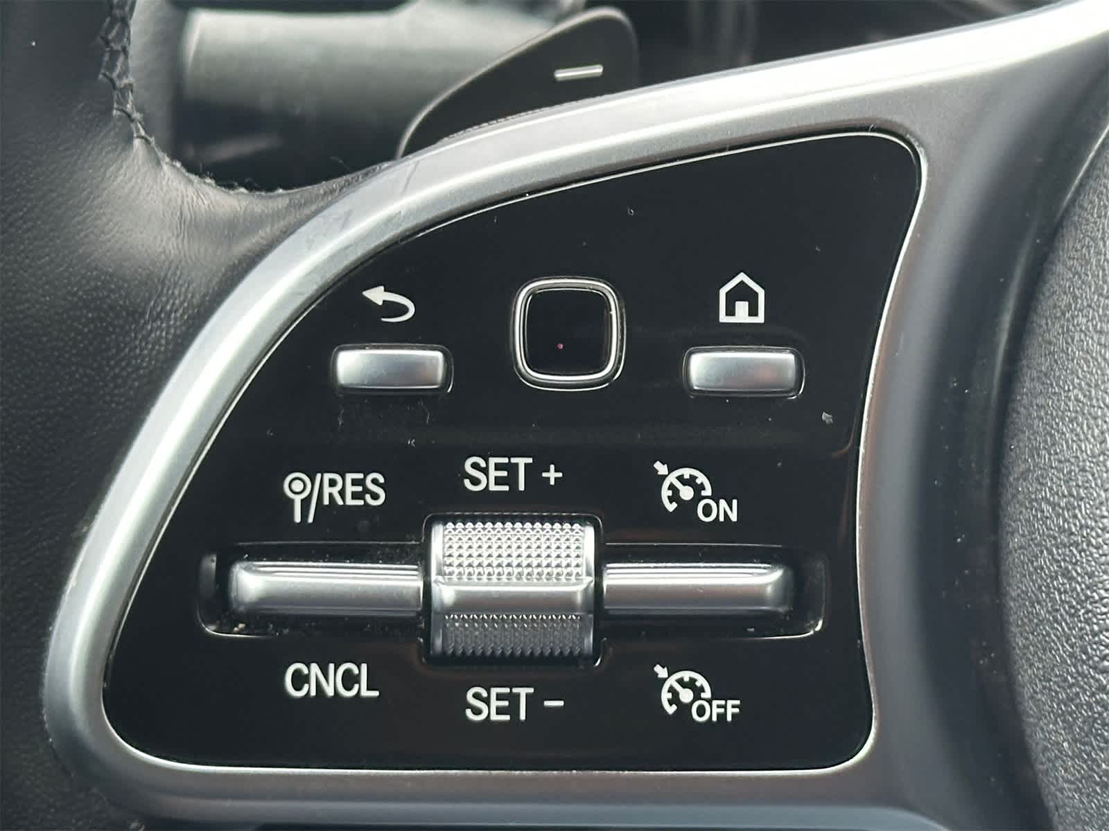 Thumbnail: 2022 Mercedes-Benz GLA - 23