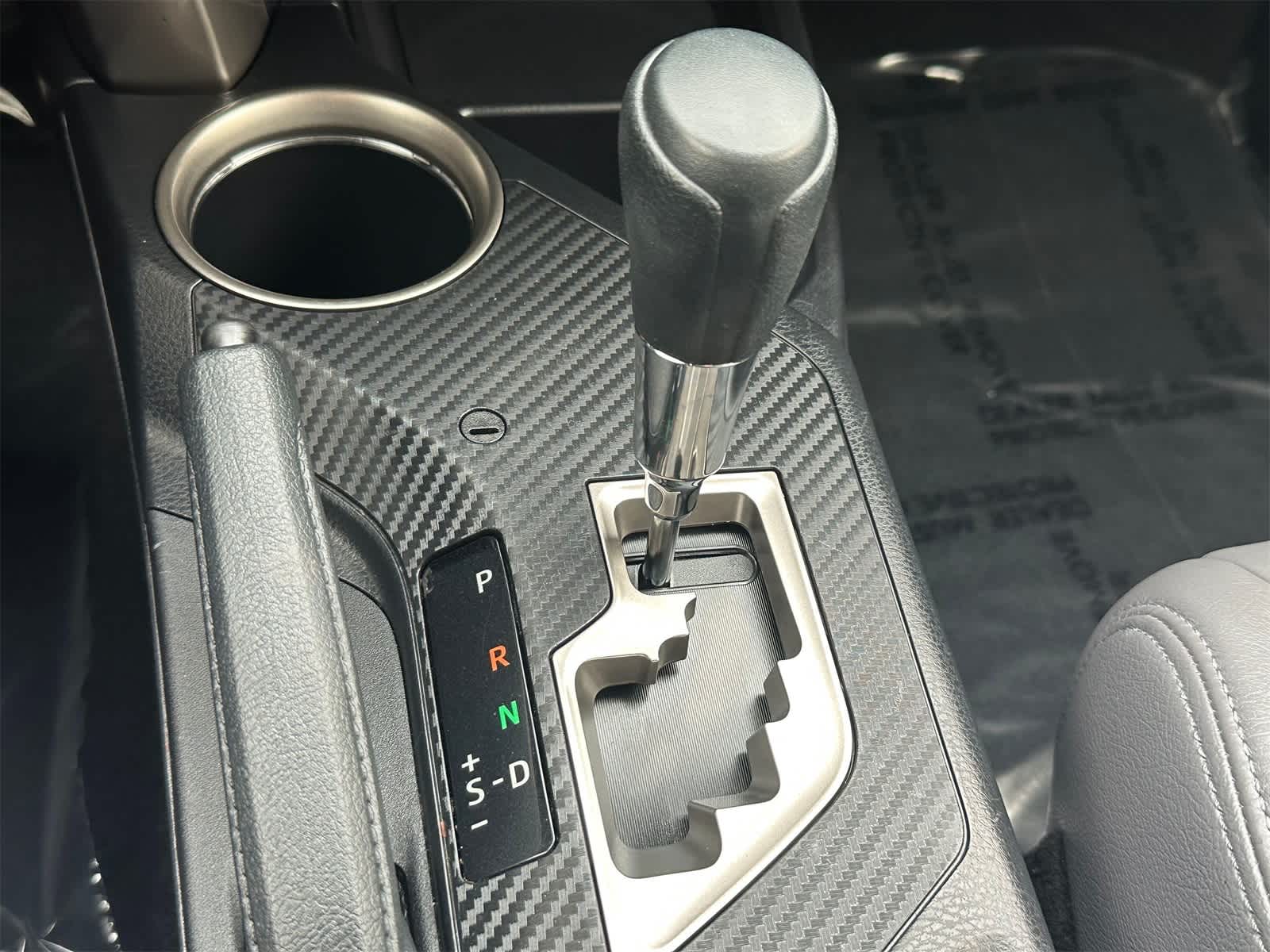 Thumbnail: 2015 Toyota RAV4 - 21