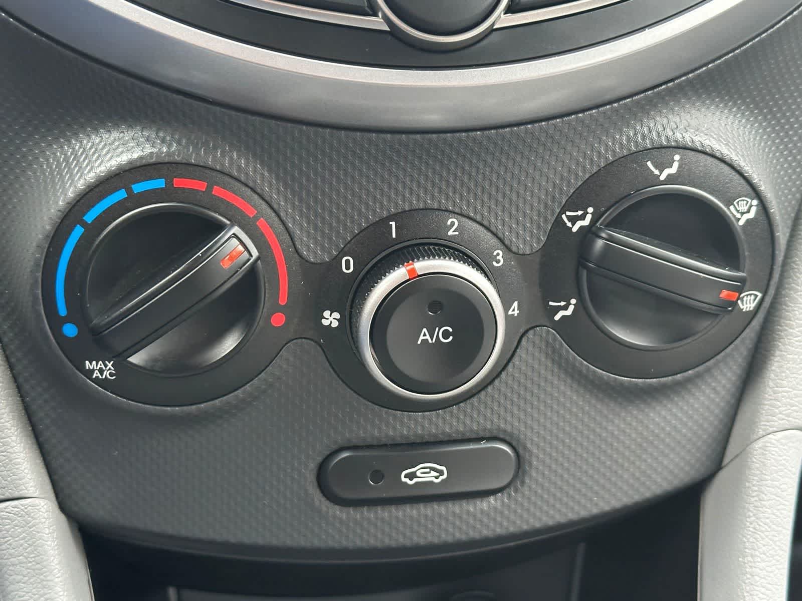 Thumbnail: 2016 Hyundai Accent - 22