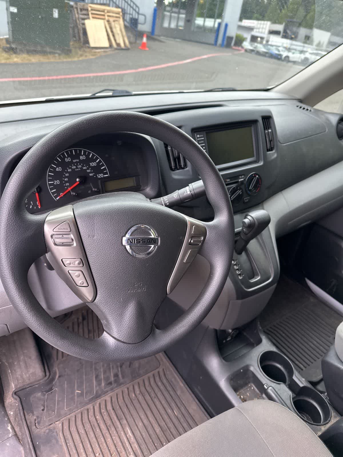 2021 Nissan NV200 S's photo