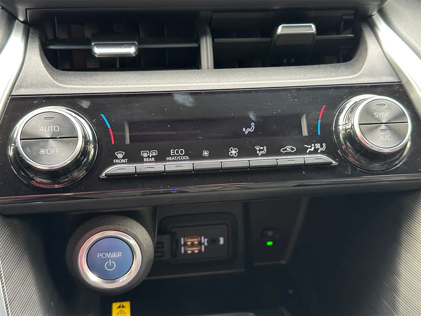 Thumbnail: 2022 Toyota Venza - 18