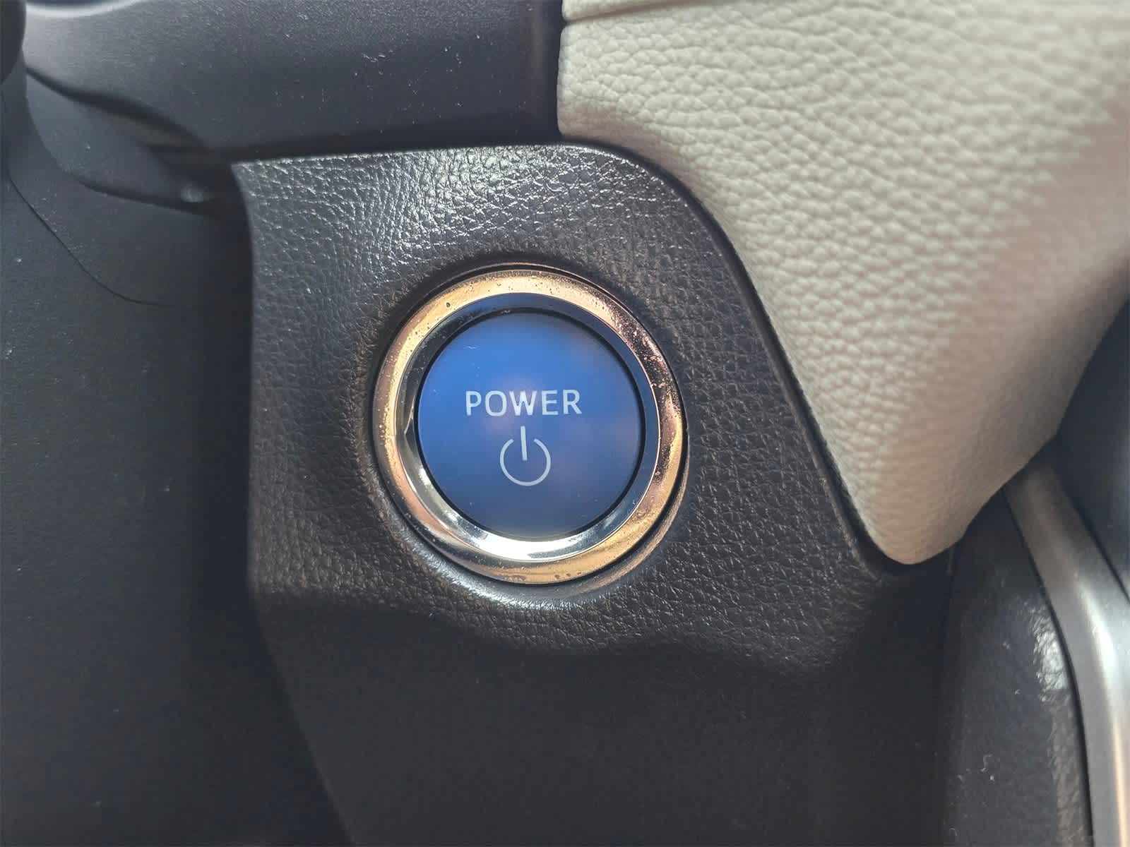 Thumbnail: 2020 Toyota RAV4 - 18