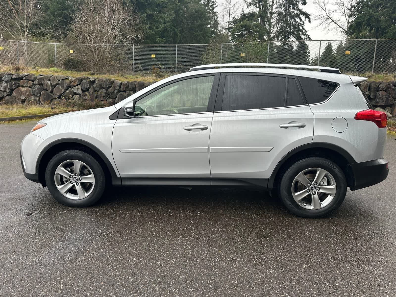 Thumbnail: 2015 Toyota RAV4 - 2