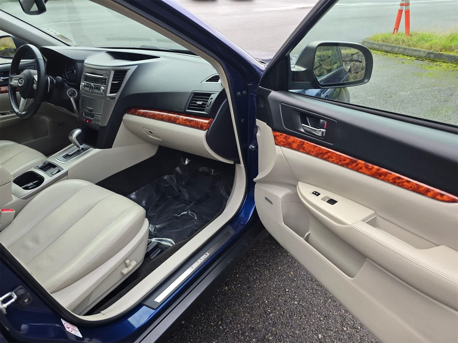 Thumbnail: 2011 Subaru Outback - 30