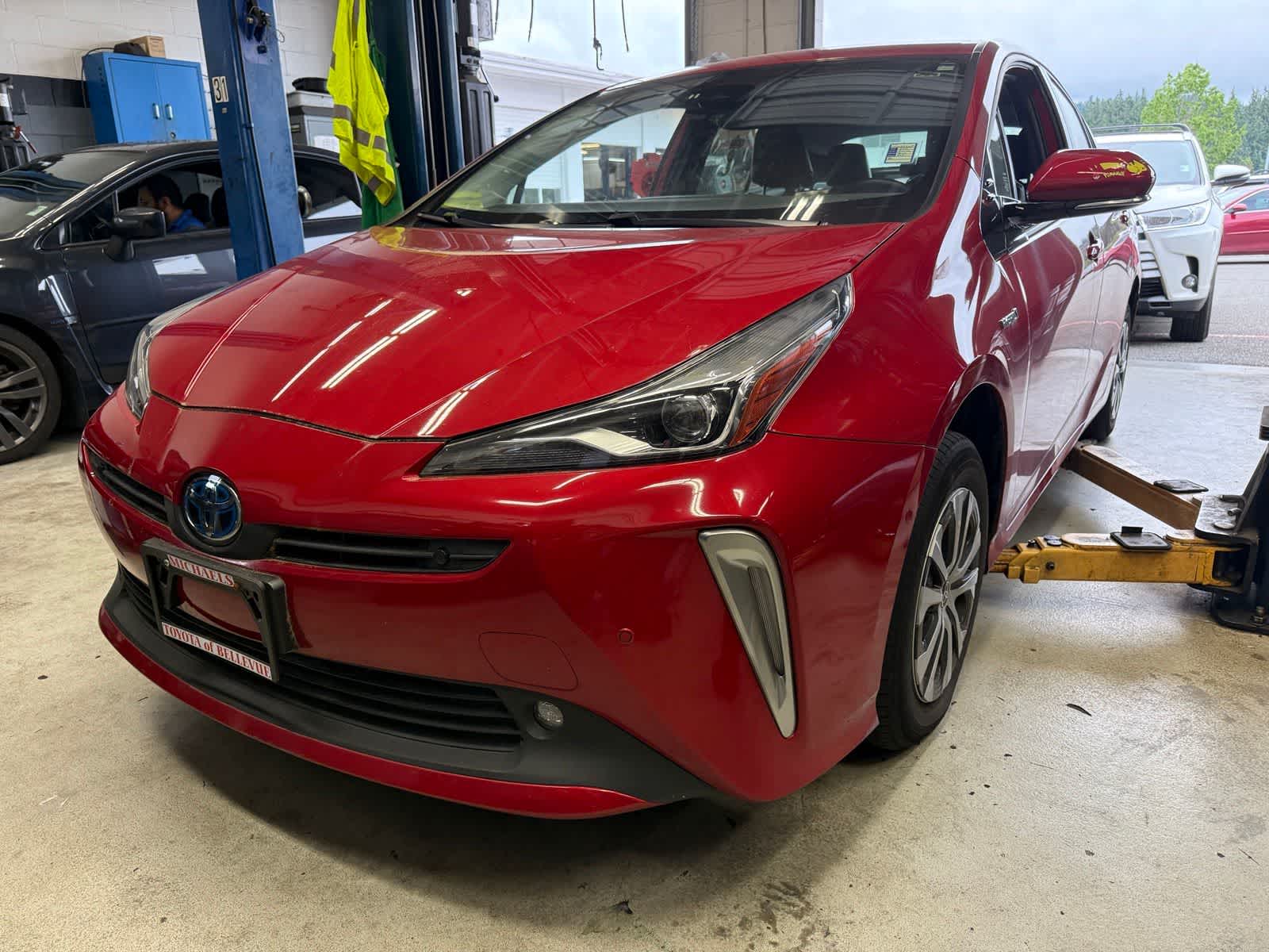 2019 Toyota Prius XLE AWD-e's photo