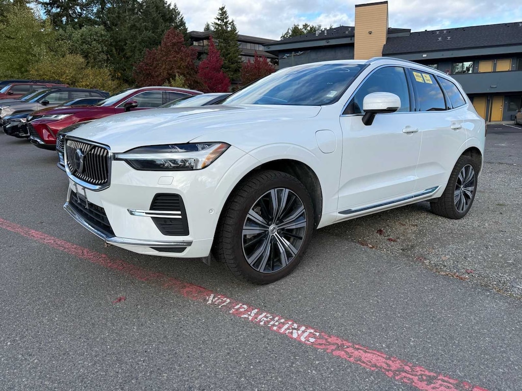 Used 2022 Volvo XC60 Recharge Plug-In Hybrid eAWD Inscription SUV
