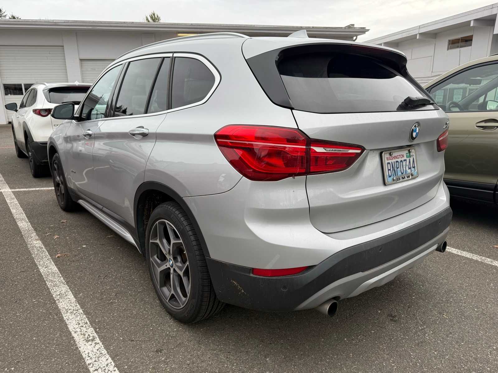 2017 Bmw X1 XDrive28i photo 2
