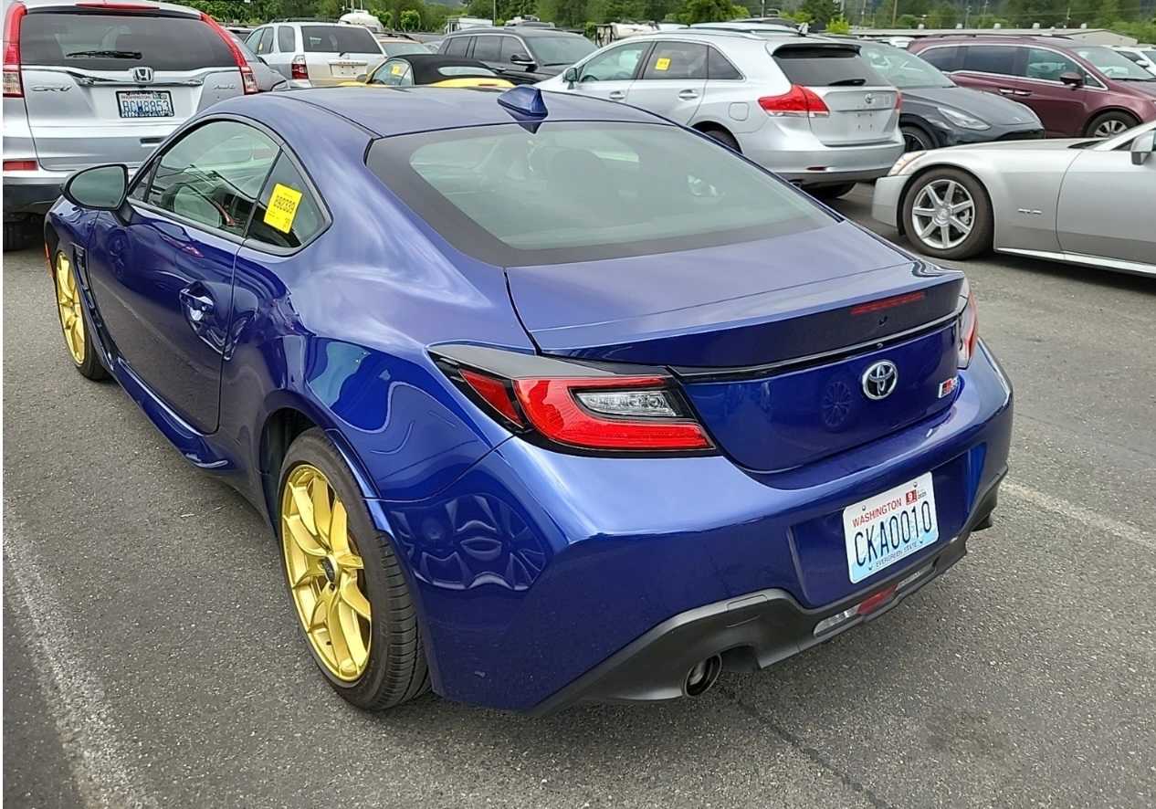 2023 Toyota GR86 photo 2