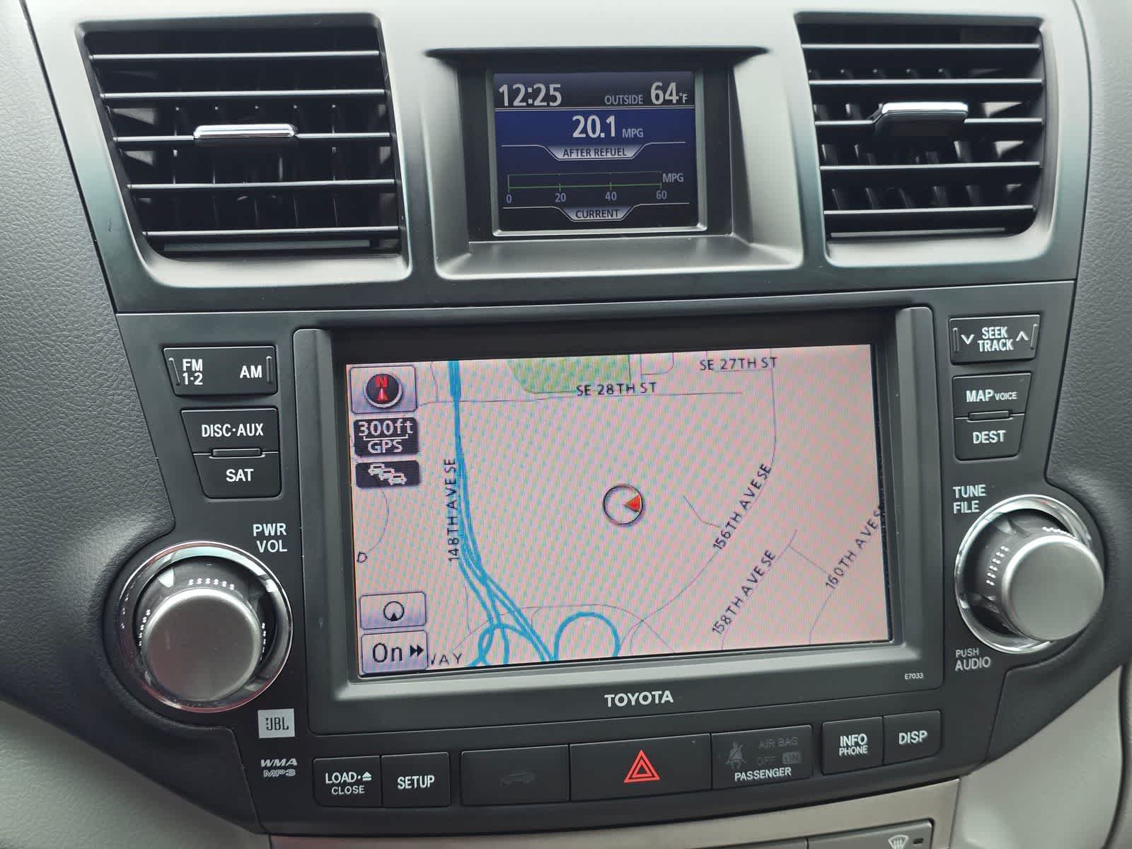 2011 Toyota Highlander SE - Photo 24