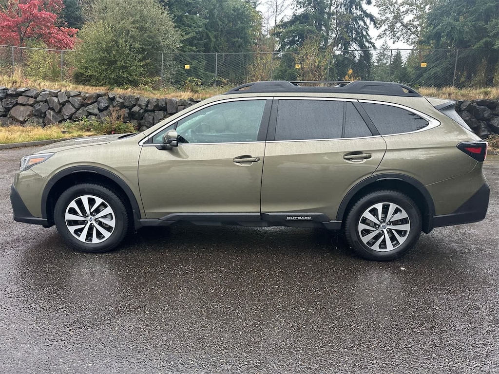 Used 2022 Subaru Outback Premium SUV