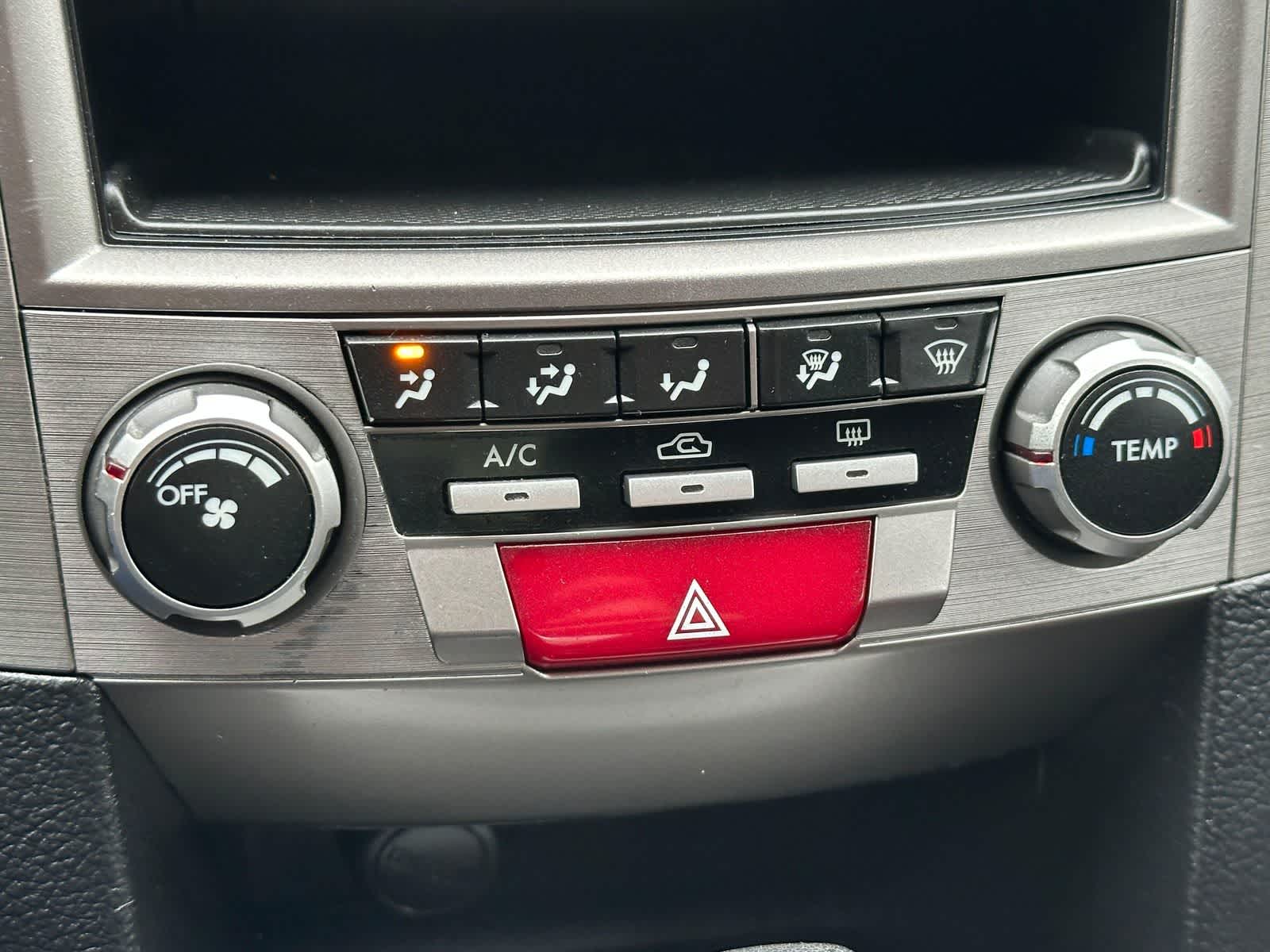 Thumbnail: 2010 Subaru Legacy - 21