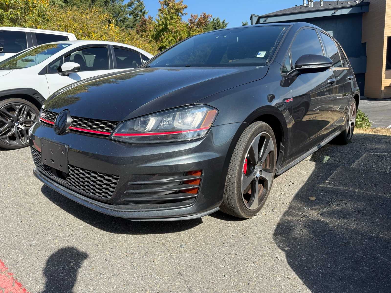 Thumbnail: 2017 Volkswagen Golf - 1