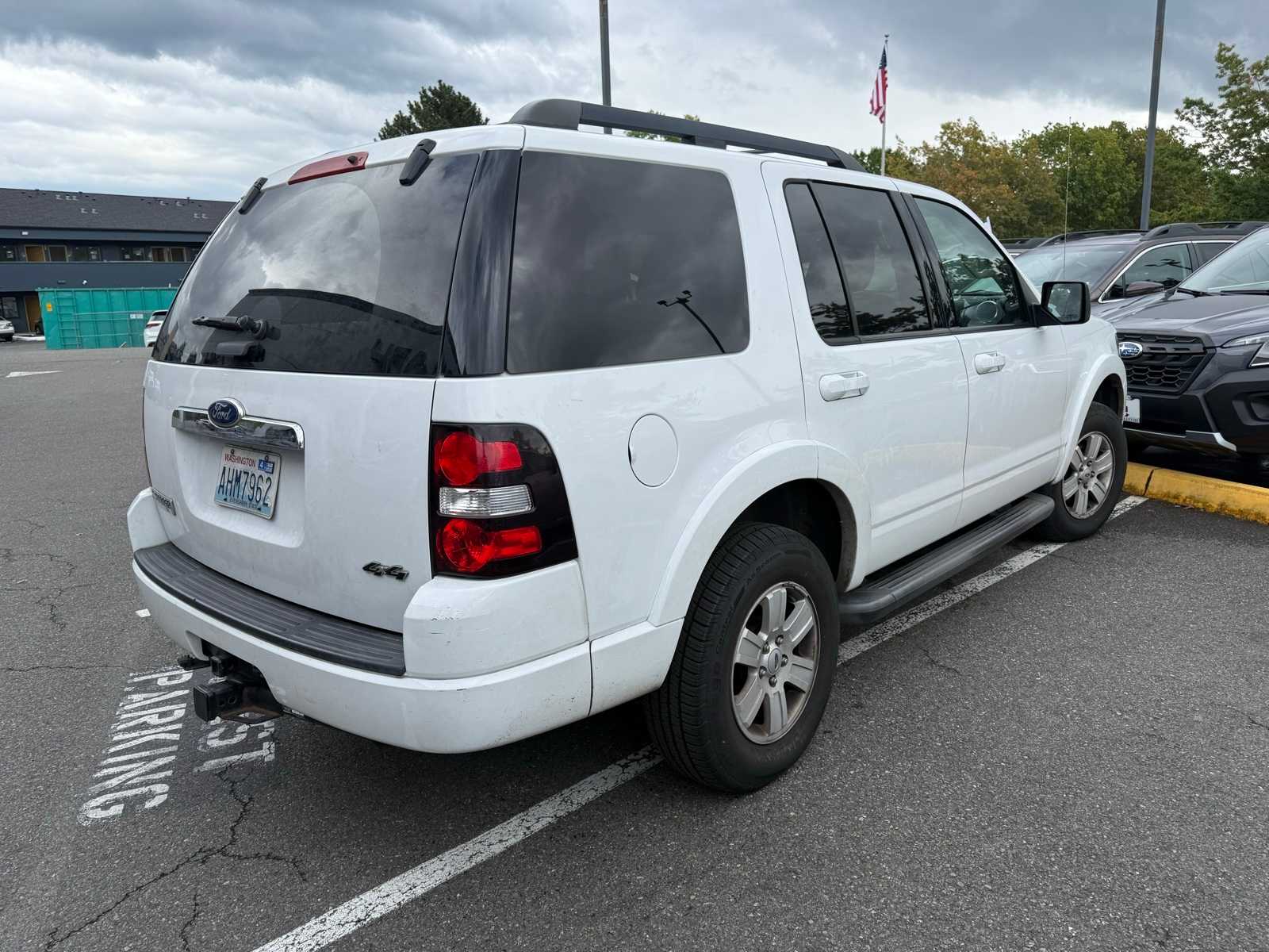 Thumbnail: 2010 Ford Explorer - 4