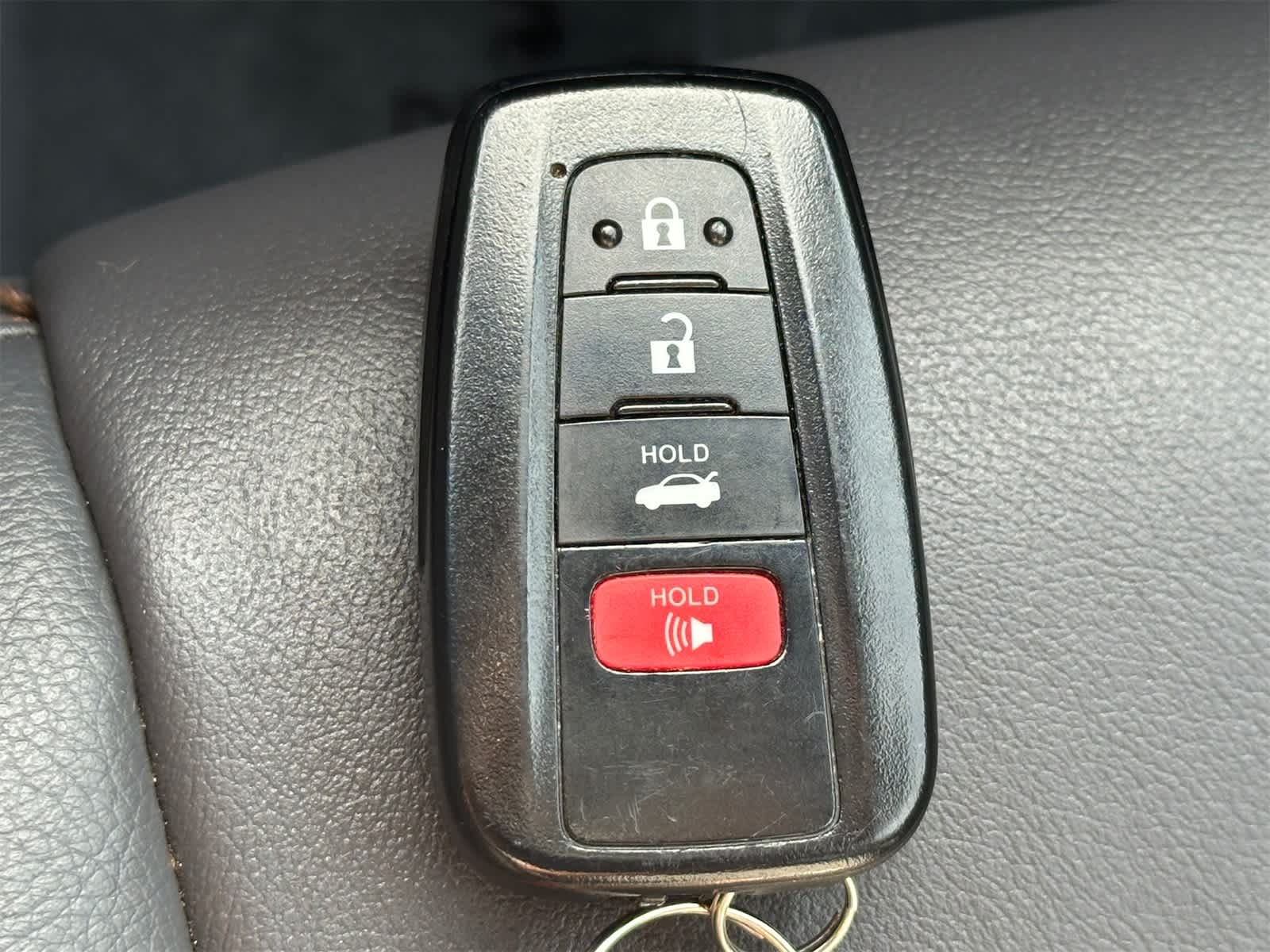 2018 Toyota Camry XLE 29