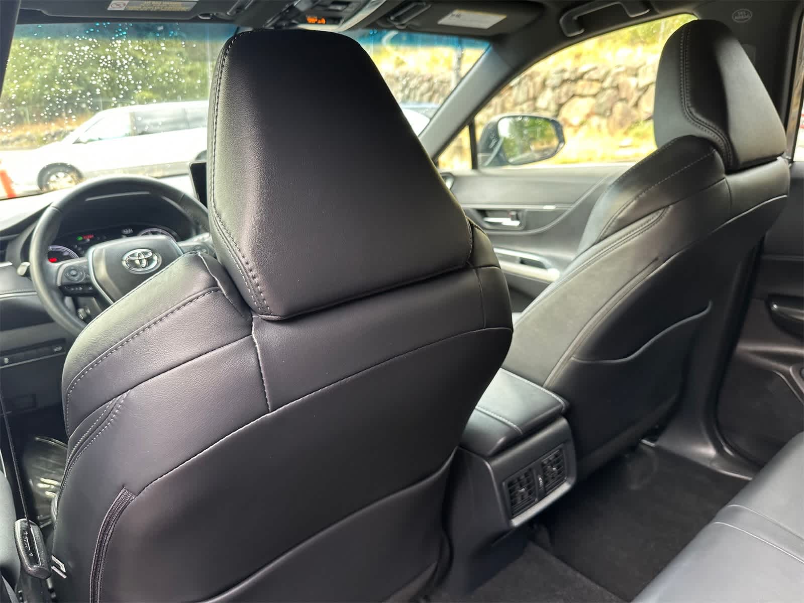 Thumbnail: 2022 Toyota Venza - 10