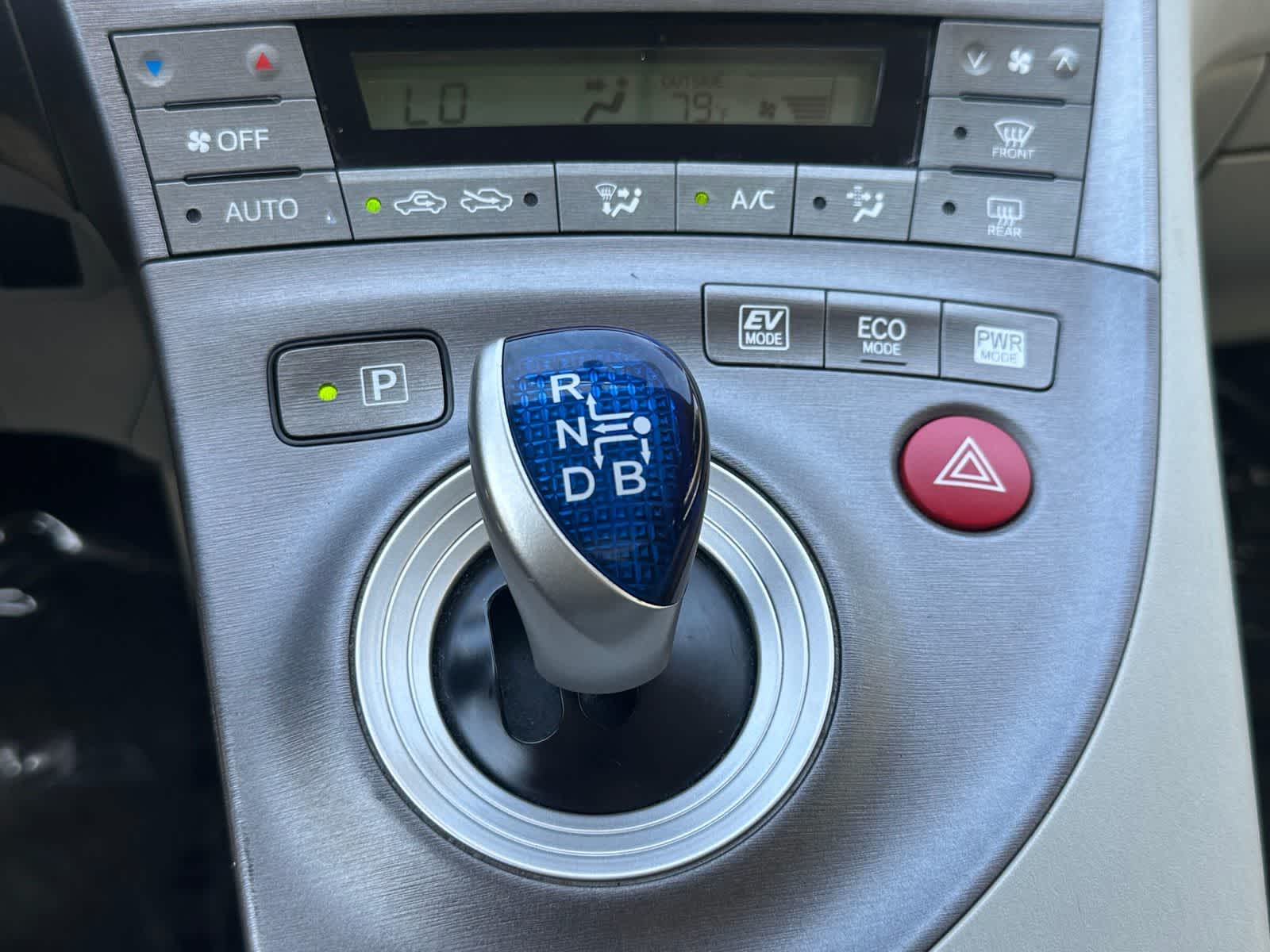 Thumbnail: 2014 Toyota Prius - 21