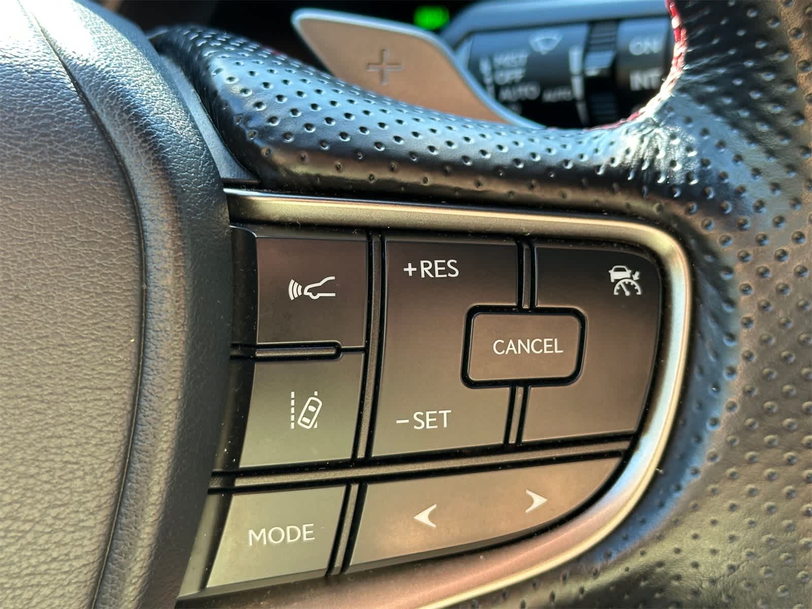 Thumbnail: 2019 Lexus UX - 26