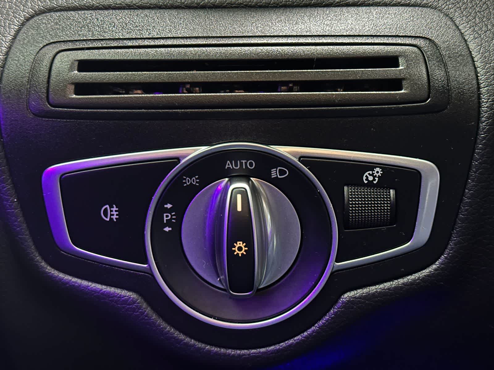 Thumbnail: 2023 Mercedes-Benz GLC - 22