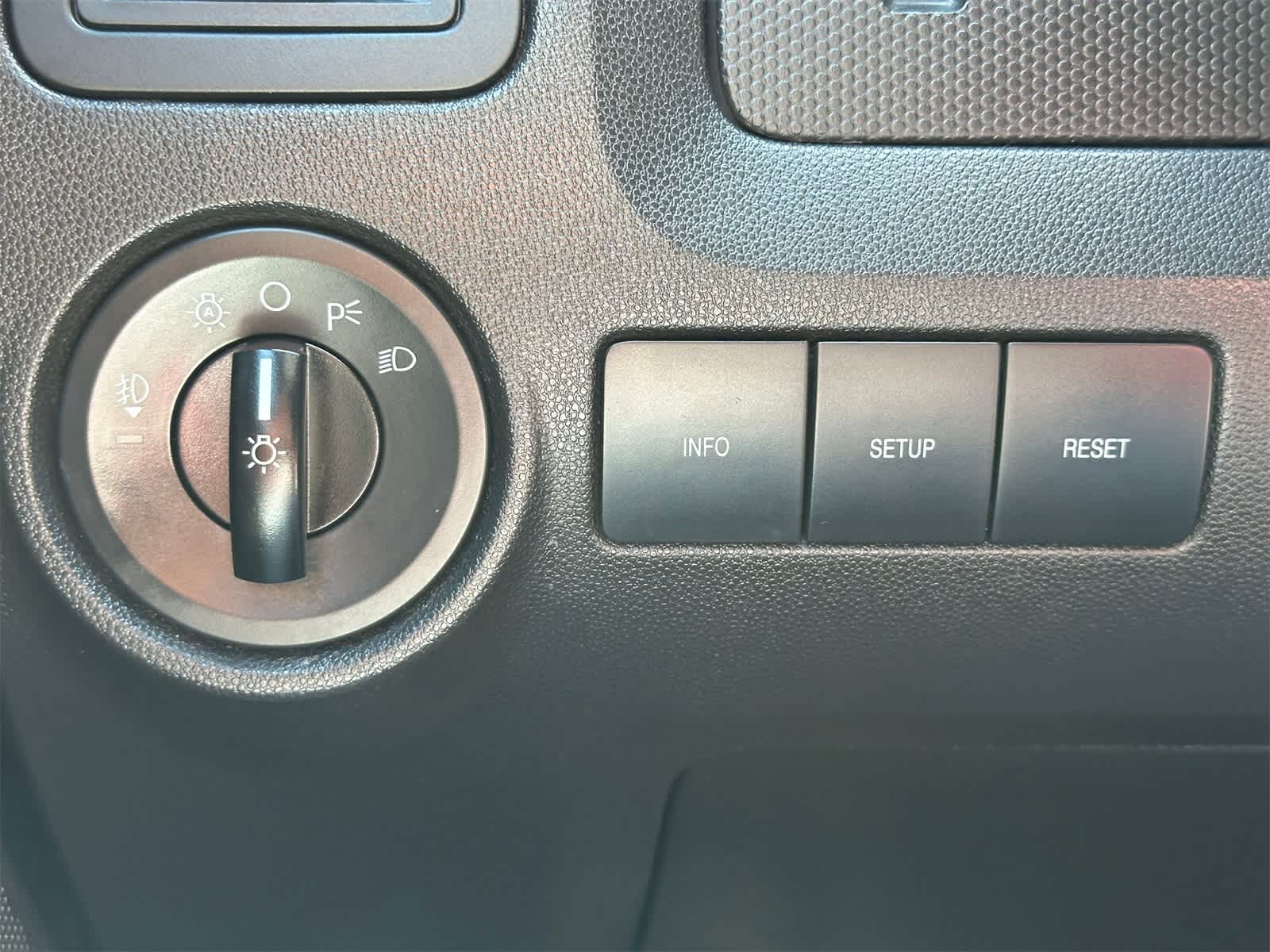 Thumbnail: 2010 Ford Escape - 19