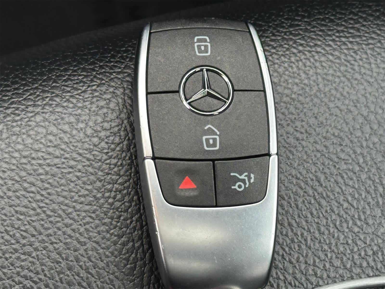 Thumbnail: 2020 Mercedes-Benz GLB - 29