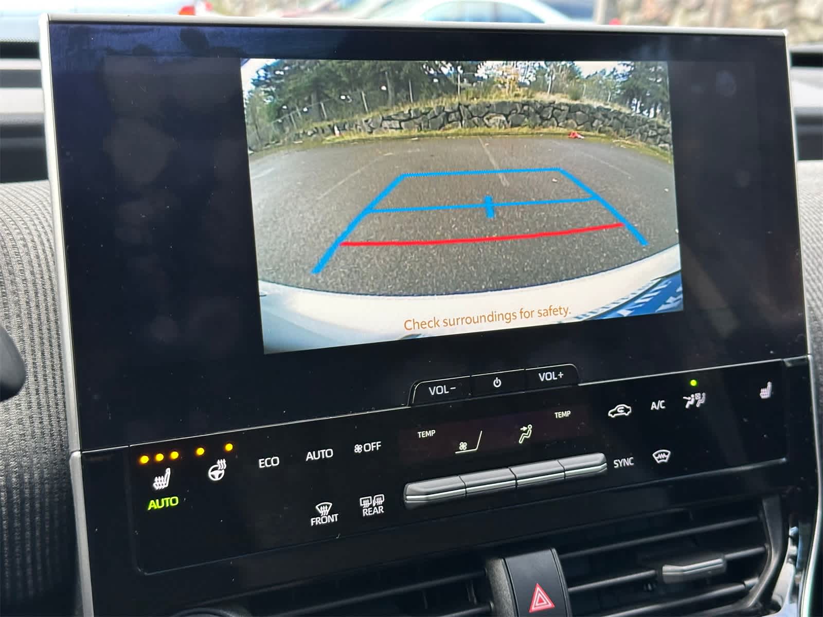 Thumbnail: 2024 Toyota bZ4X - 18