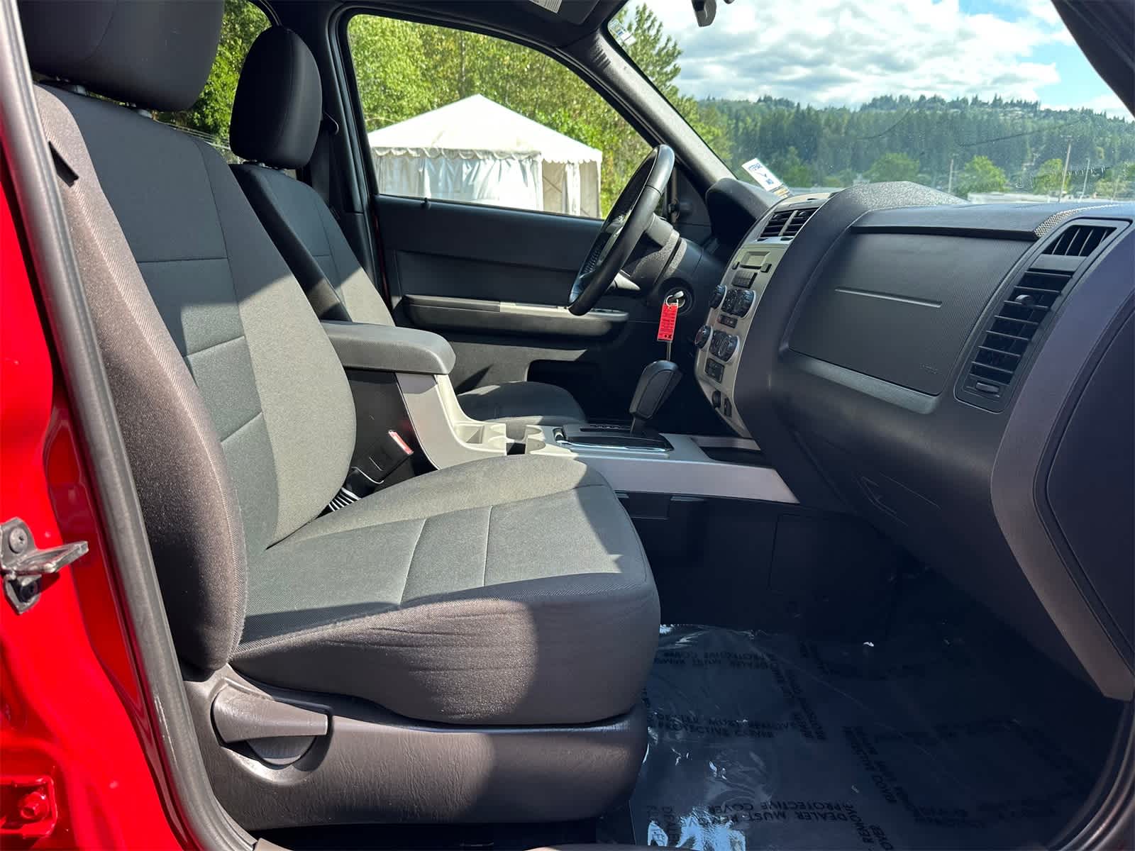 Thumbnail: 2010 Ford Escape - 13