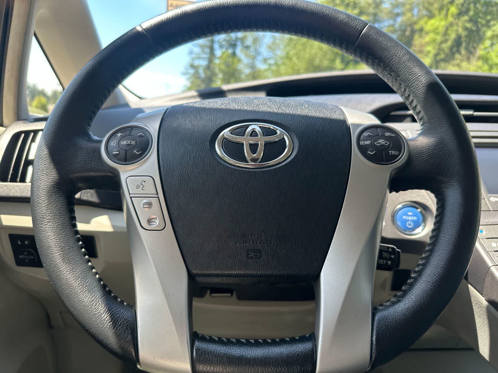 Thumbnail: 2014 Toyota Prius - 18