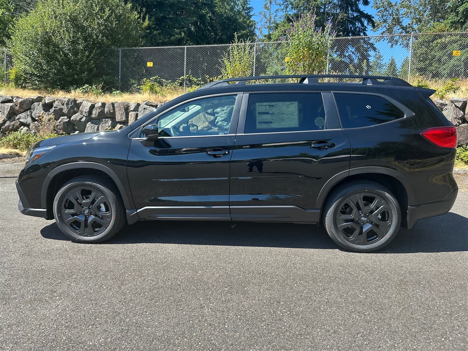 2025 Subaru Ascent Onyx Edition photo 3