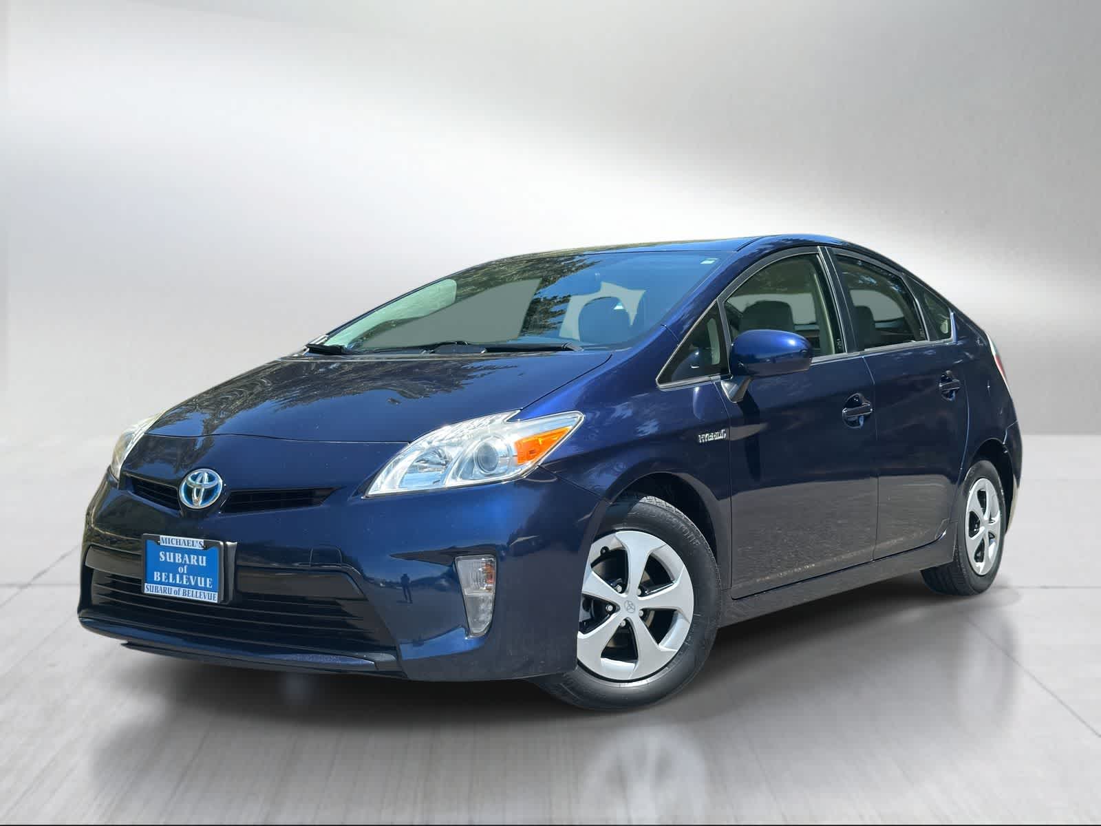 2014 Toyota Prius Four's photo