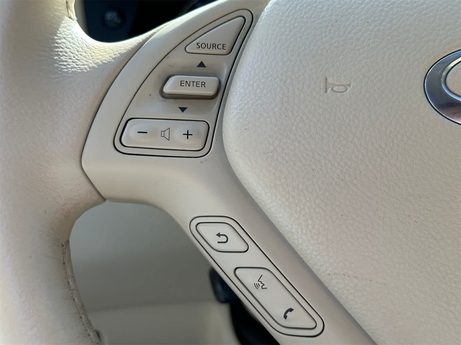 Thumbnail: 2013 INFINITI EX37 - 23