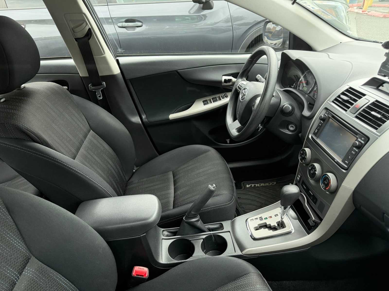 Thumbnail: 2012 Toyota Corolla - 6
