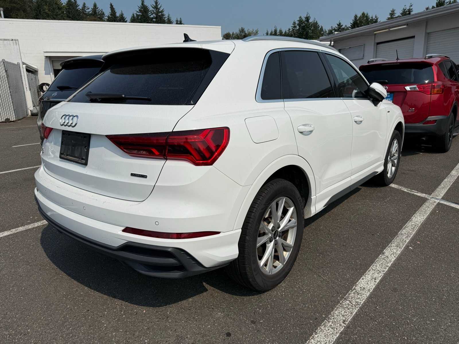 Thumbnail: 2023 Audi Q3 - 3