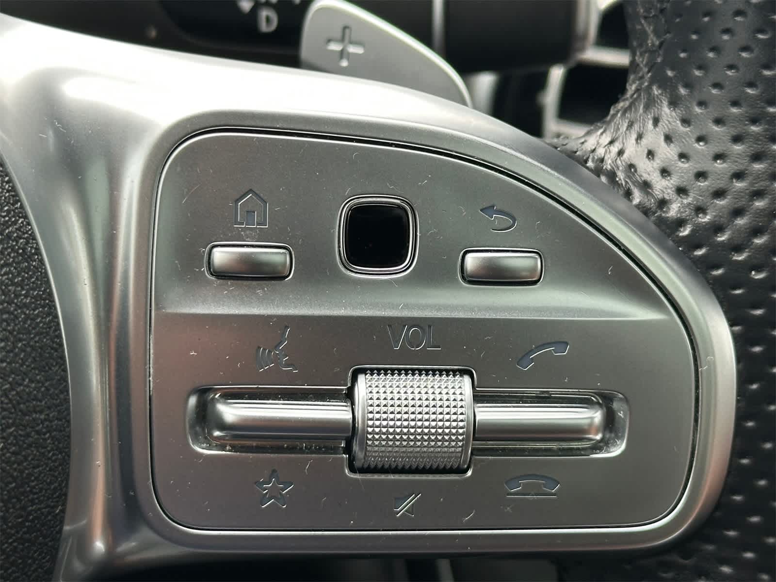 Thumbnail: 2021 Mercedes-Benz C-Class - 25