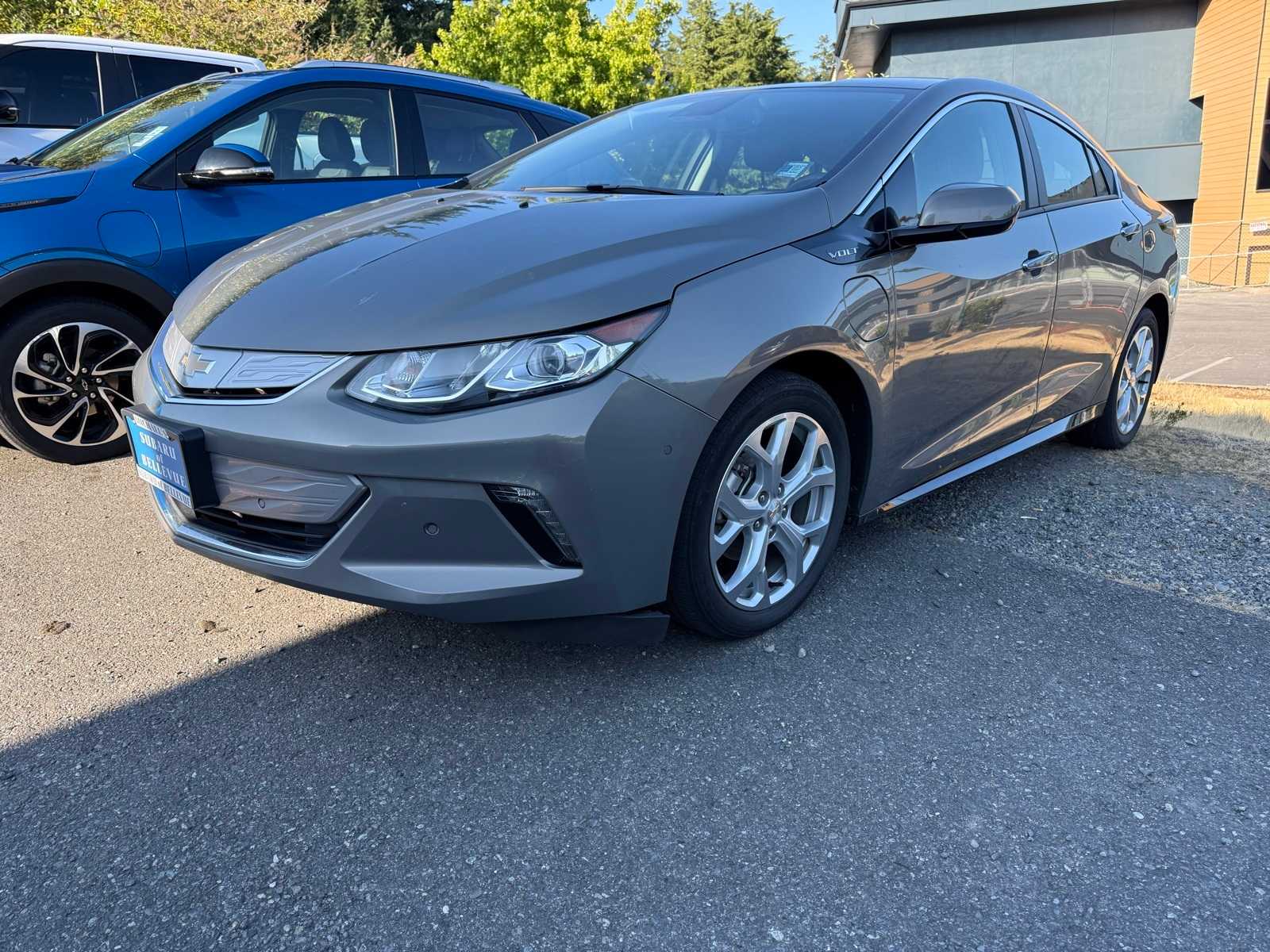 Thumbnail: 2017 Chevrolet Volt - 1