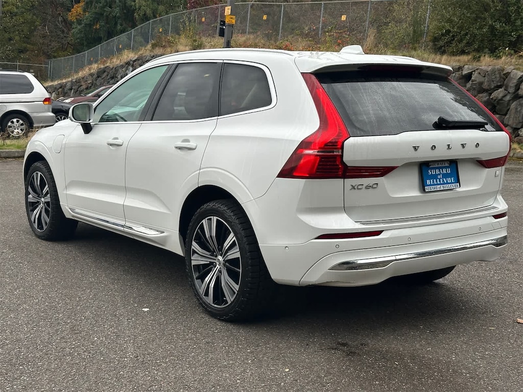 Used 2022 Volvo XC60 Recharge Plug-In Hybrid eAWD Inscription SUV