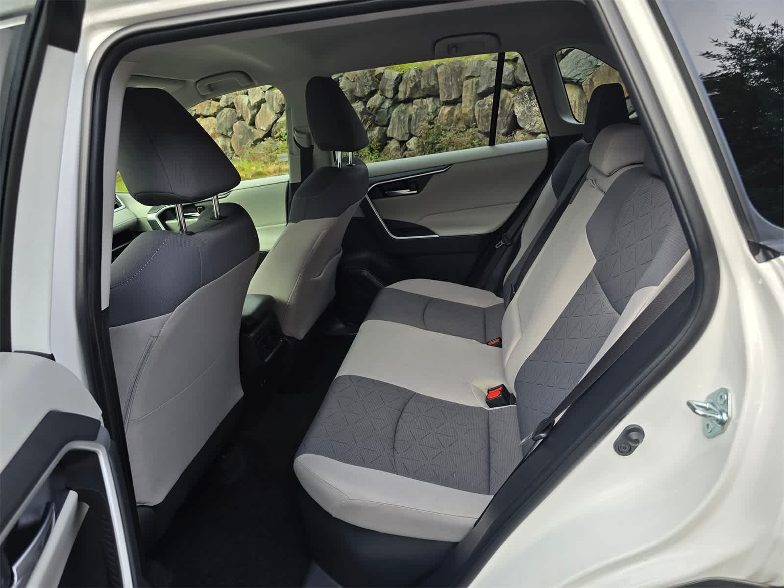 Thumbnail: 2020 Toyota RAV4 - 22