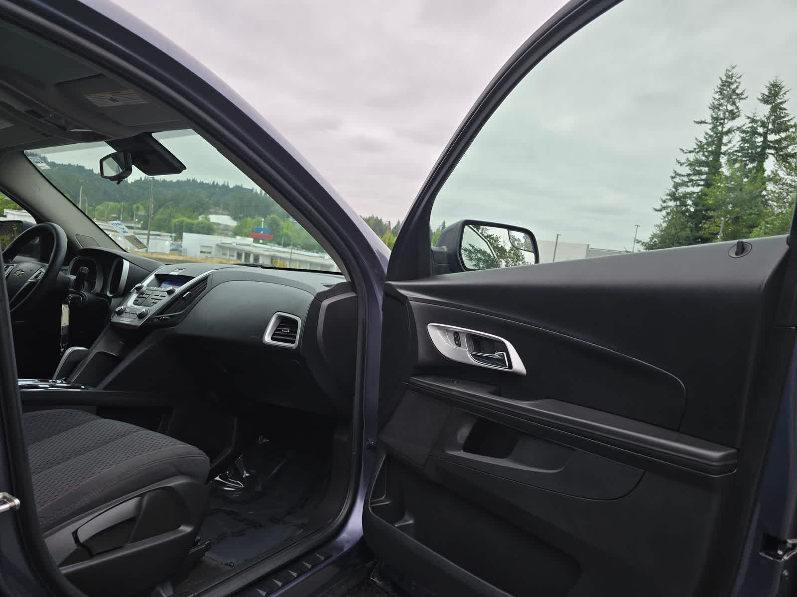 2013 Chevrolet Equinox LS - Photo 24