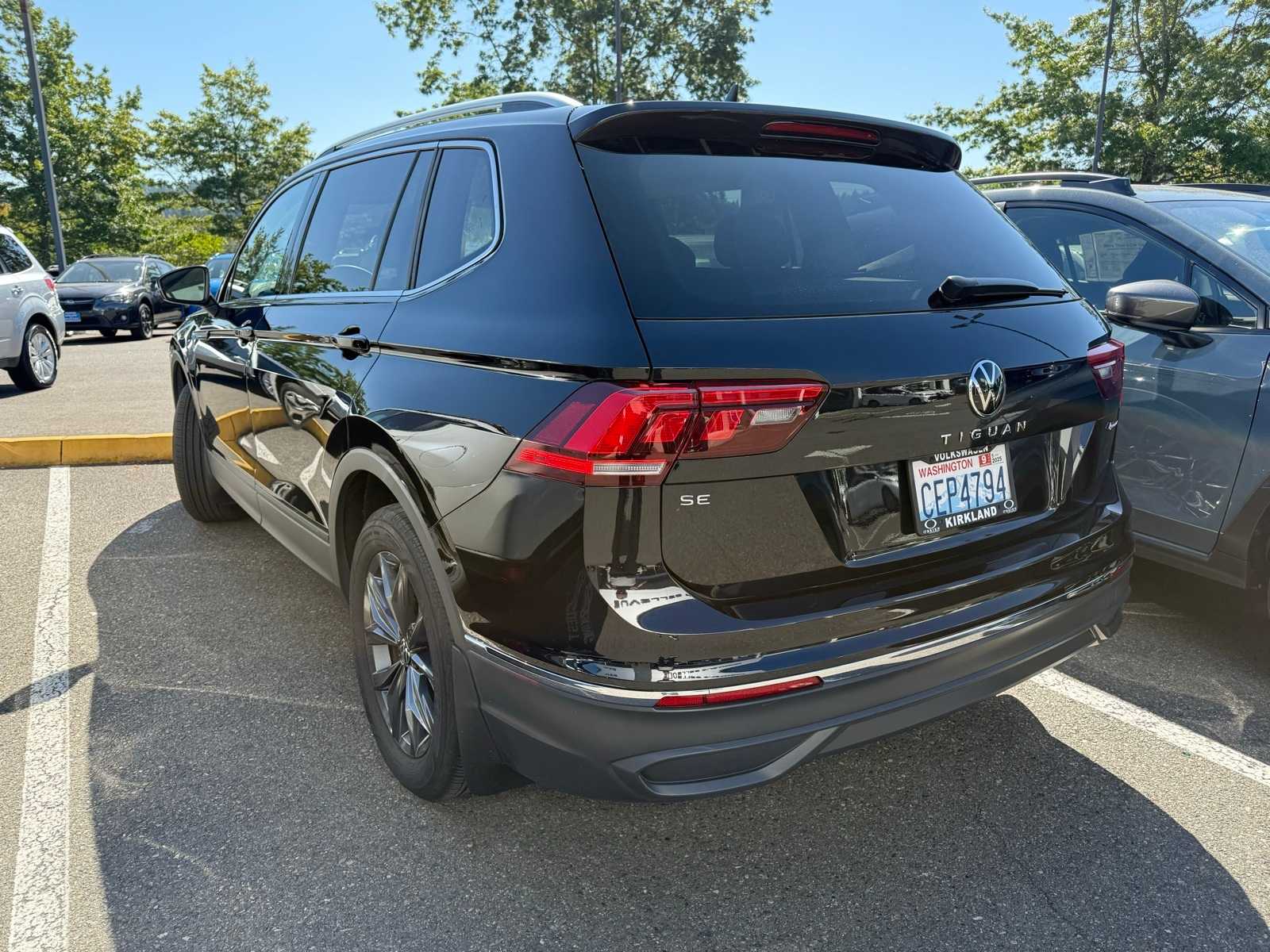 2022 Volkswagen Tiguan SE photo 2