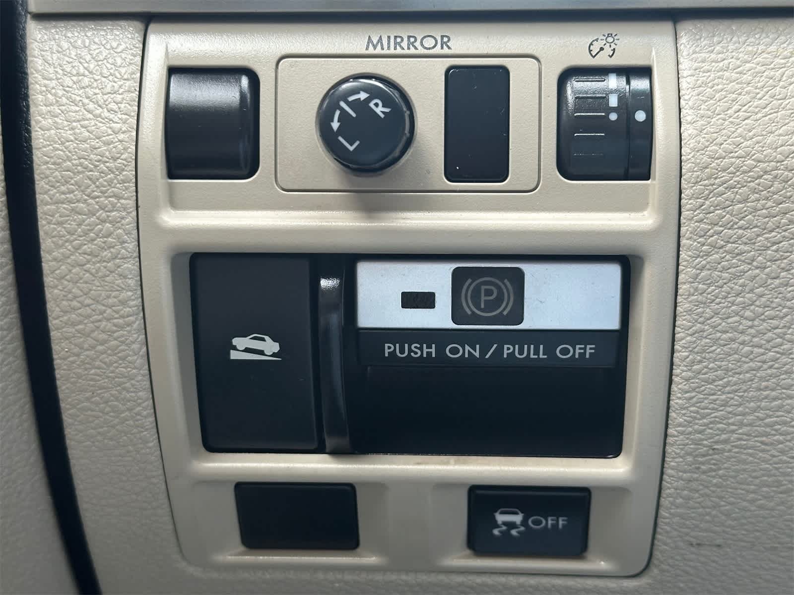 Thumbnail: 2012 Subaru Outback - 21