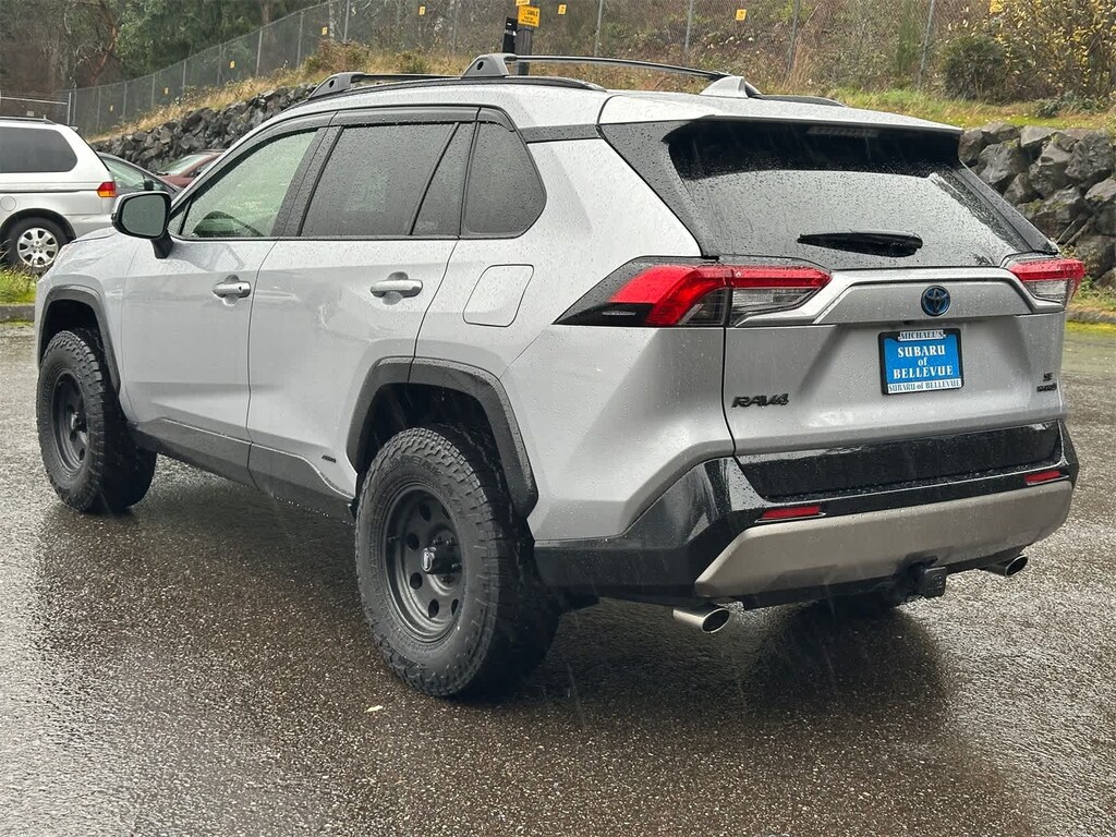 Used 2022 Toyota RAV4 Hybrid SE SUV