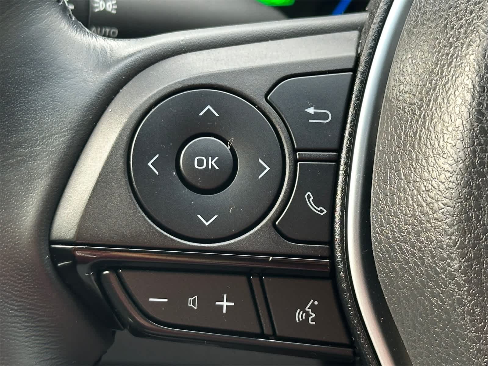 Thumbnail: 2022 Toyota Venza - 22