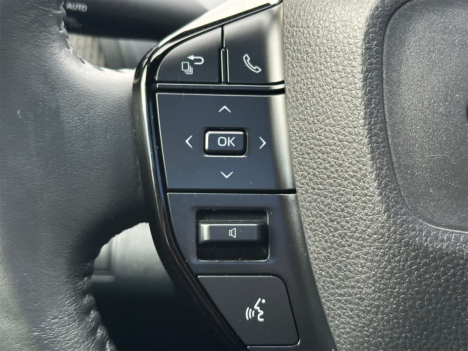 Thumbnail: 2024 Toyota bZ4X - 22