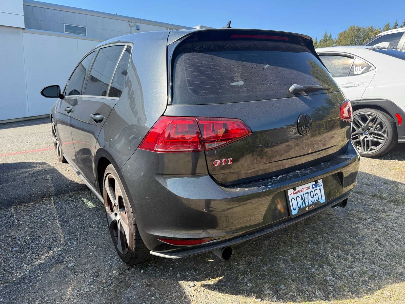 Thumbnail: 2017 Volkswagen Golf - 2