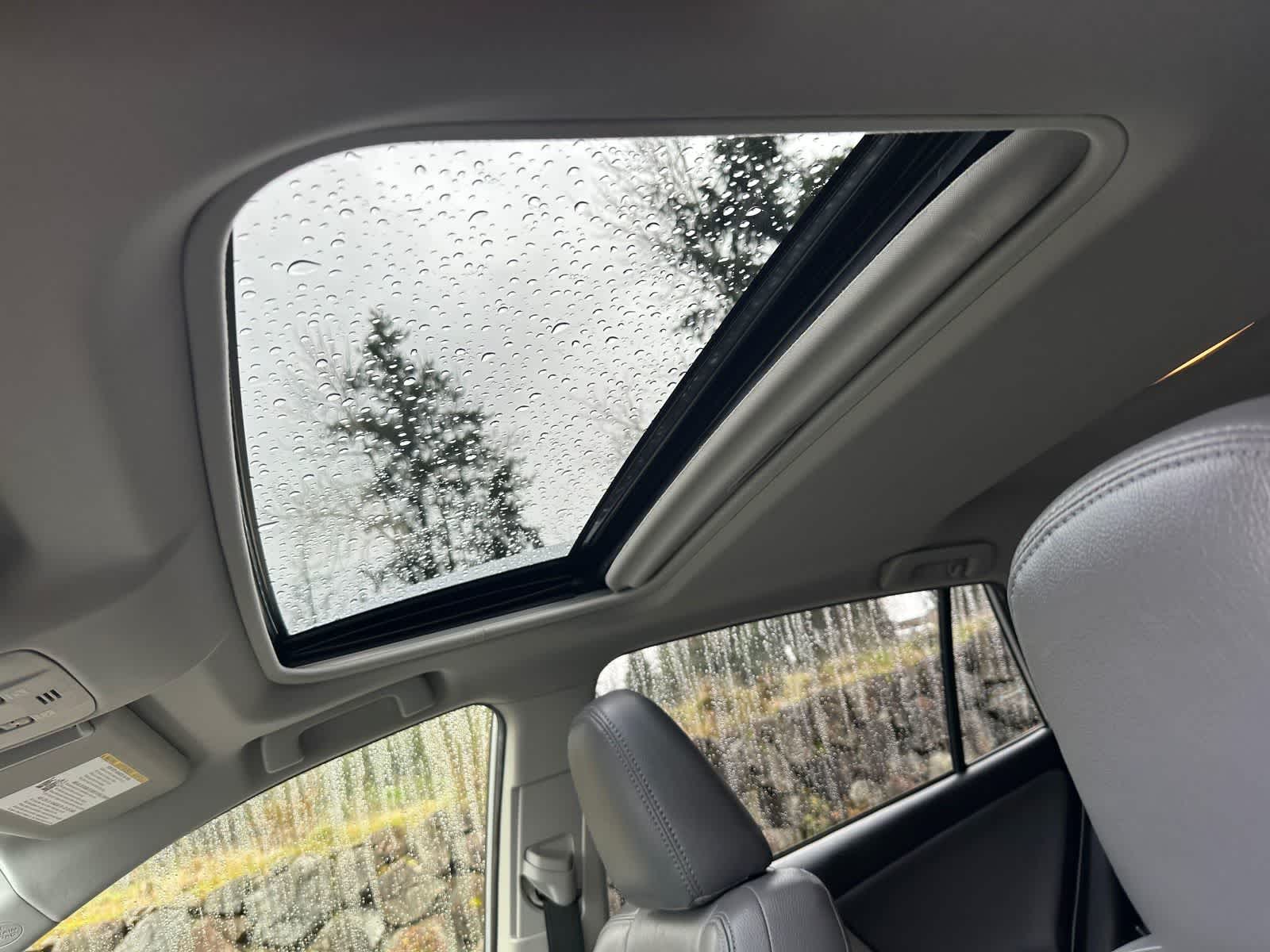 Thumbnail: 2015 Toyota RAV4 - 15